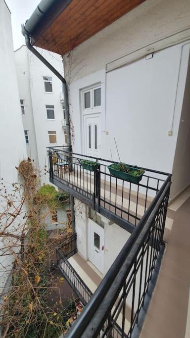 Violet Apartment With Air Condition Budapeşte Dış mekan fotoğraf
